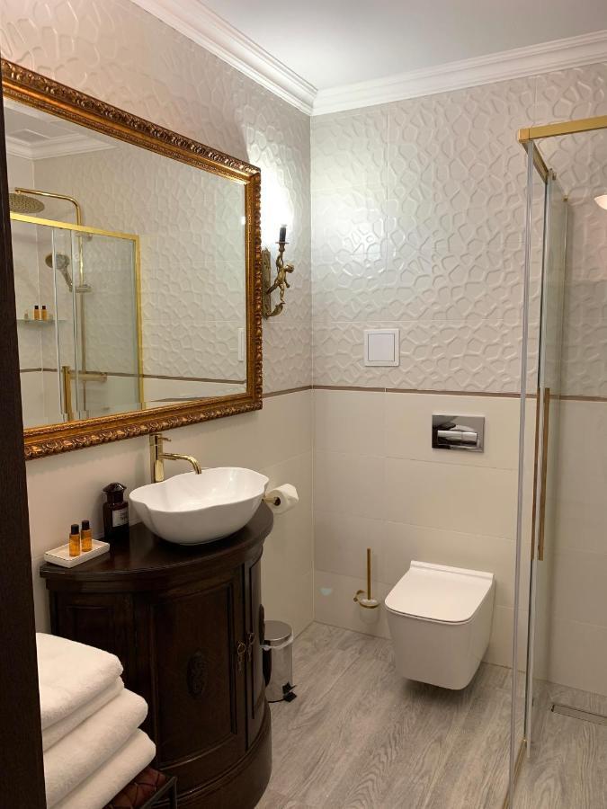 Apartament Palacowy Polonia Z Miejscem Parkingowym Лодзь Экстерьер фото