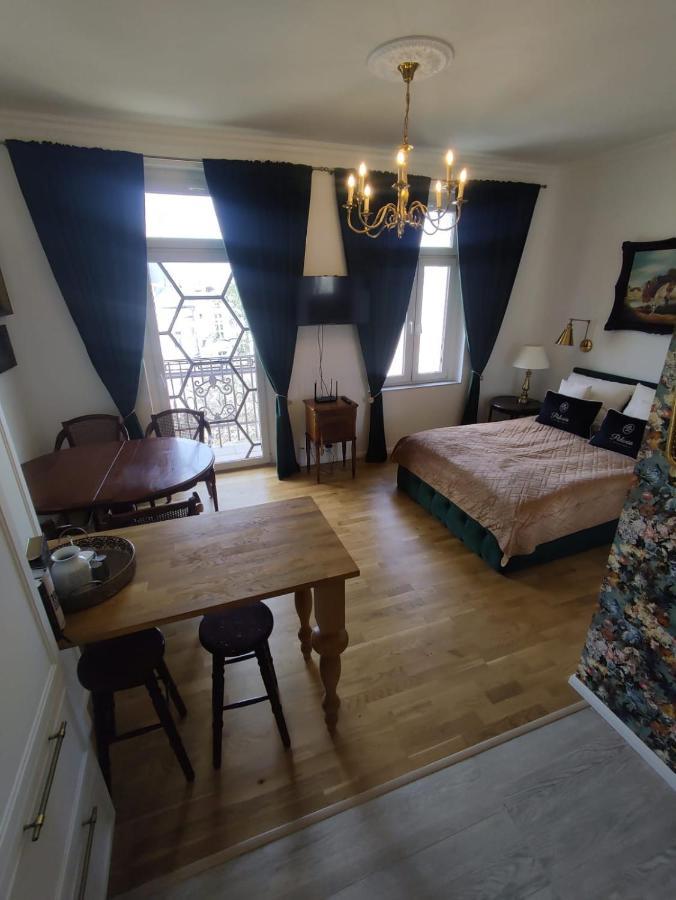 Apartament Palacowy Polonia Z Miejscem Parkingowym Лодзь Экстерьер фото